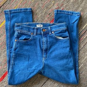 Wrangler, Heritage Fit, 28, True Blue — high rise, straight, slightly cropped
